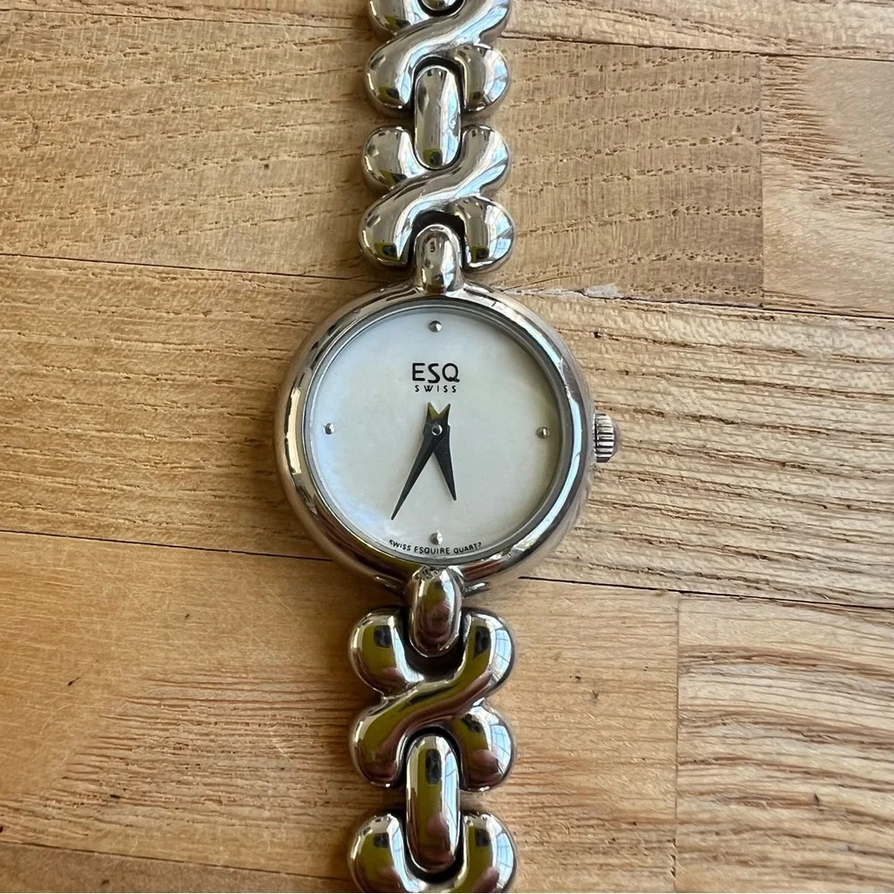 ESQ Esquire by Movado Swiss ladies silver tone dress watch NEW BATTERY